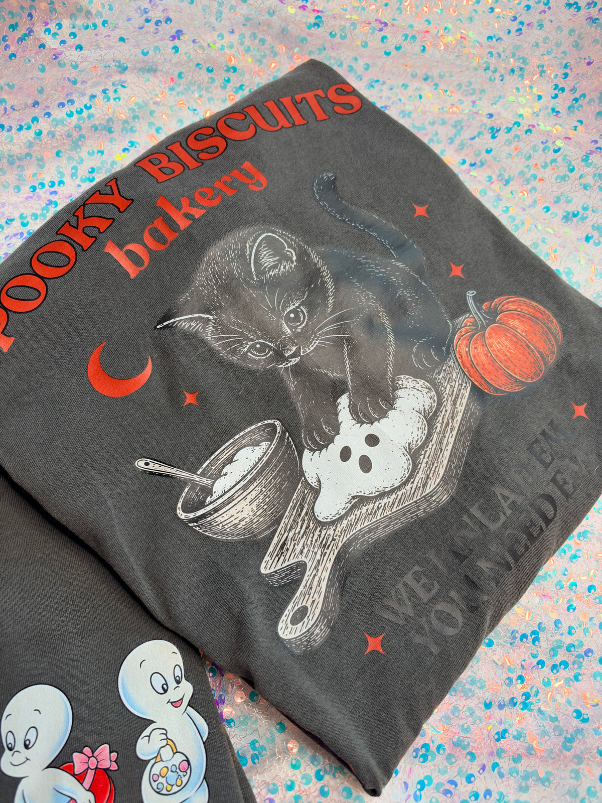 Pepper cutie kitten spooky adult unisex tshirt. EST tat 12-15 business days.